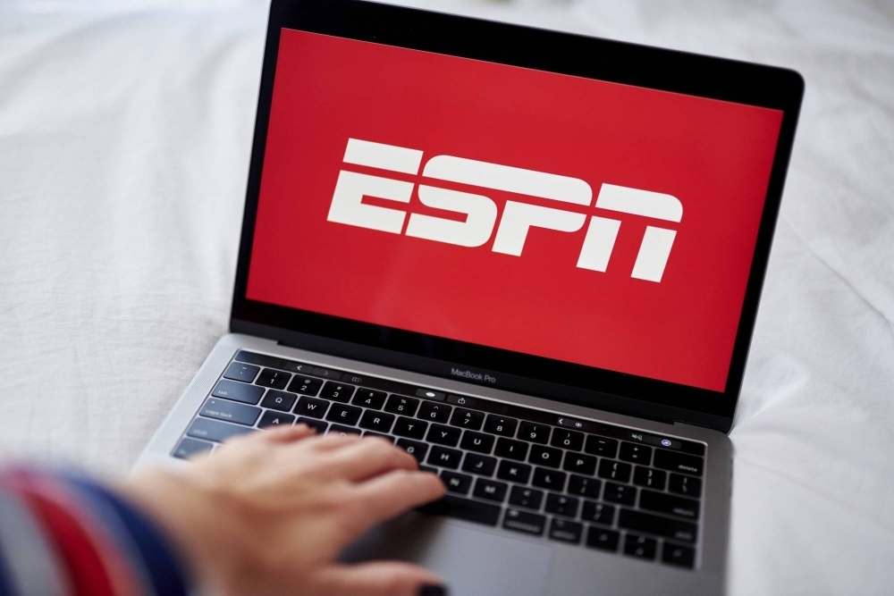 ESPN, the sports TV unit of Walt Disney, is licensing its brand to casino operator Penn Entertainment, further deepening the media giant’s ties to online gambling.