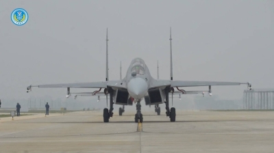 A Chinese fighter jet takes part in military exercises around Taiwan in this screenshot from video released Saturday. 