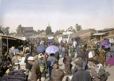 The Nakamise shopping street in Tokyo's Asakusa district under reconstruction after the 1923 Great Kanto Earthquake. This photograph was colorized with the cooperation of Hidenori Watanave, a professor of the University of Tokyo.