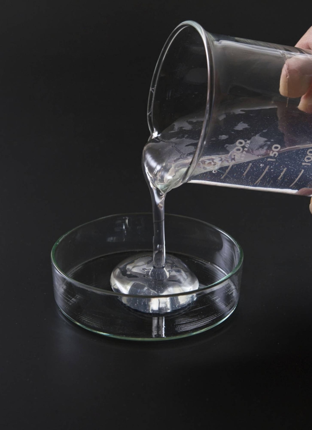 Liquid containing cellulose nanofiber