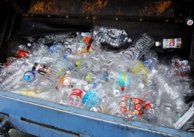 The Environment Ministry plans to launch a survey in fiscal 2024 on how manufacturers recycle plastics and metals contained in industrial waste.

