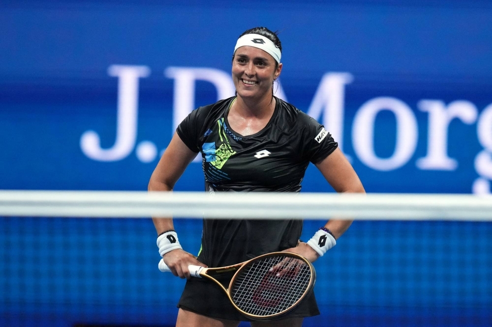 Ons Jabeur defeated Marie Bouzkova to reach the fourth round of the U.S. Open in New York on Saturday.