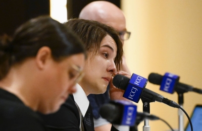 Former Johnny & Associates performer Kauan Okamoto, who publicly accused Johnny Kitagawa of sexually abusing him after a BBC documentary on the Johnny & Associates founder in March, sheds tears during a news conference in Tokyo on Friday.