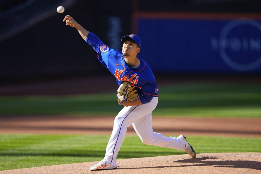 Mets starter Kodai Senga pitches against the Diamondbacks during the first inning in New York on Thursday.
