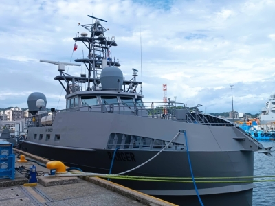 The U.S Navy's Ranger unmanned vessel docks at Yokosuka Naval Base in Kanagawa Prefecture. The ship is one of two U.S. Navy unmanned prototype vessels that were recently dispatched to Japan as part of a long-range deployment exercise.