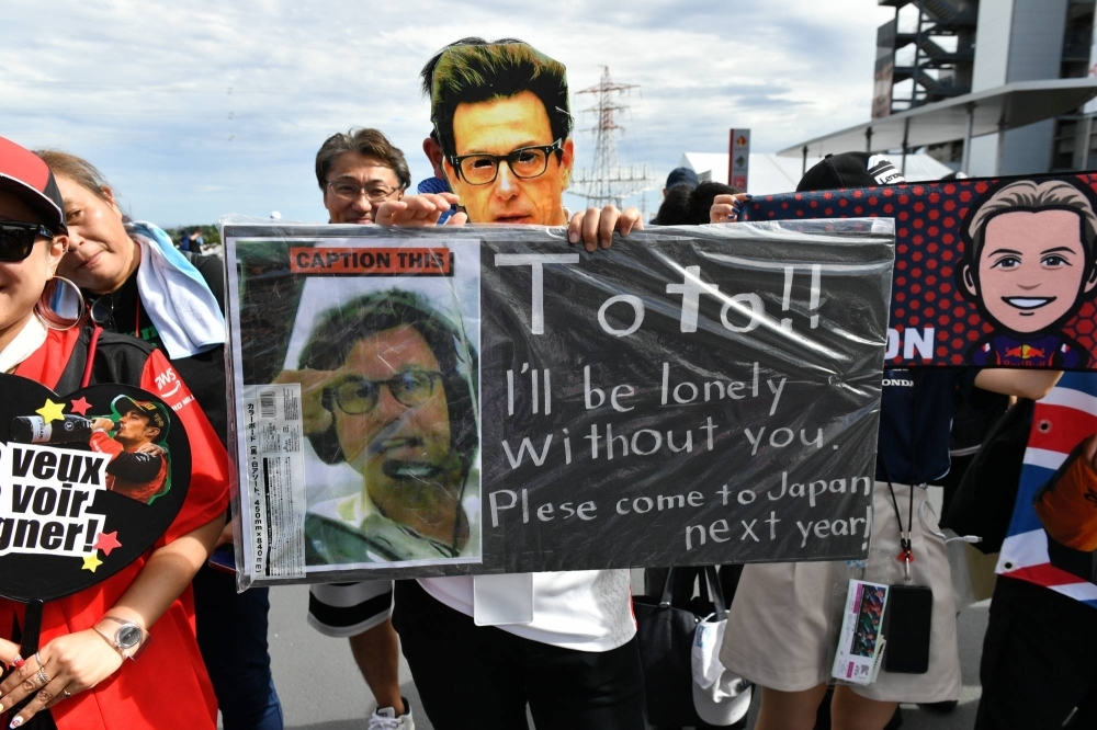 This fan expressed disappointment at the absence of Mercedes team principal Toto Wolff from this year's Japanese Grand Prix.