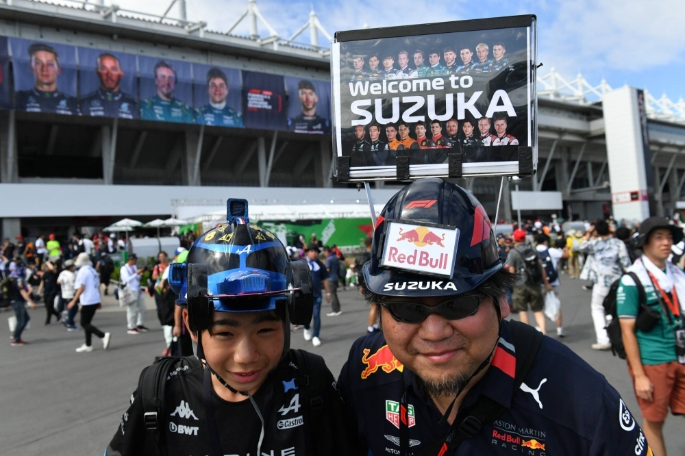 Formula One fans get set to cheer on their favorite teams and drivers ahead of the race.