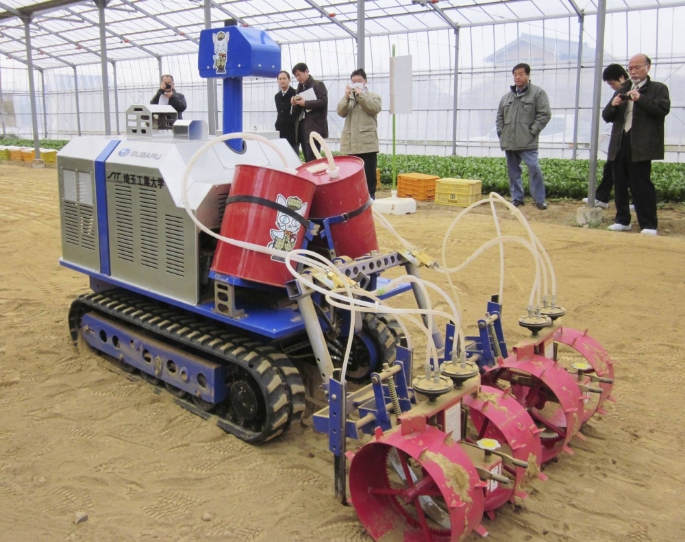 An agricultural robot used in Ota, Gunma Prefecture. The agriculture ministry is currently supporting the development and testing of related technologies by companies in 217 districts across Japan.