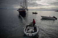 Hunters leave Ittoqqortoormiit harbor for a hunting journey on Aug.18. | AFP-jiji