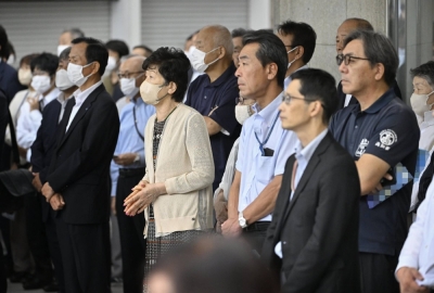 Voters listen to a speech by a candidate in the Tokushima-Kochi Upper House district as campaigning kicked off on Thursday for a by-election.