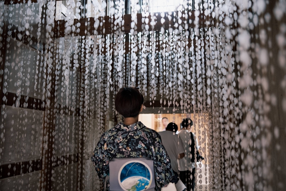 Made of sheeps intestines, Sansan Ou’s “Inner” (2023), of cascading translucent bubbles are inspired by her Mongolian upbringing and her own thoughts on life and death.