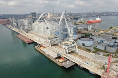 A barge carrying grain is unloaded at the port in Constanta, Romania, in August last year. Romanian radar detected a breach of its territory last weekend, the latest in a string of such incidents. 