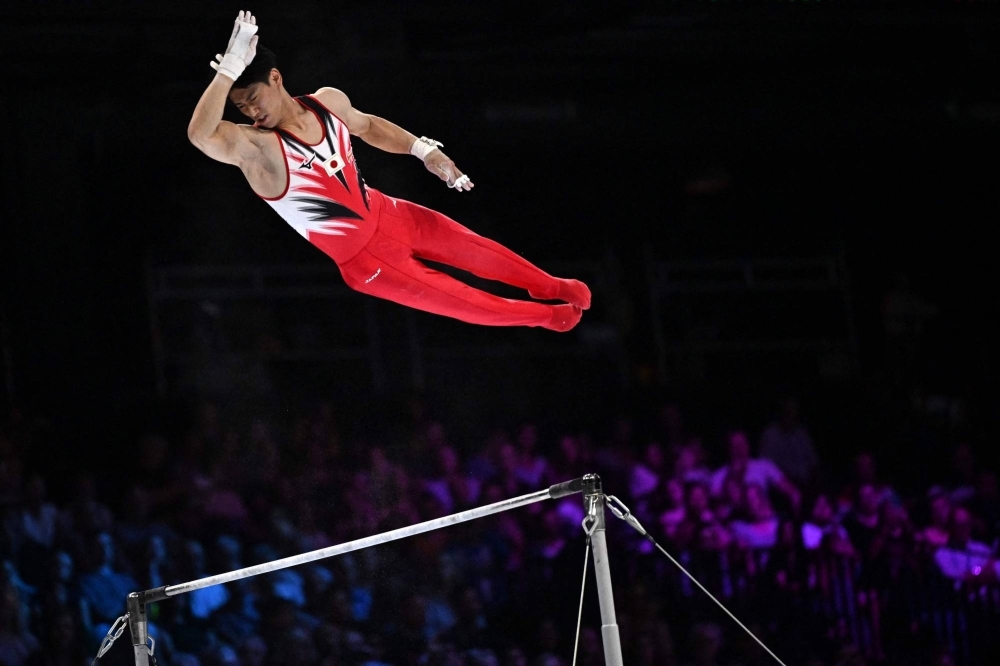 Daiki Hashimoto performs on the horizontal bar final during the gymnastics world championships in Antwerp on Sunday.