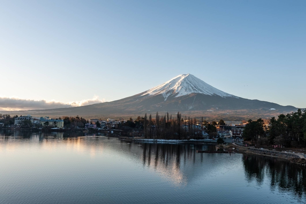 The possibility of tourists being able to skip the Tokyo traffic and get to Mount Fuji in 30 minutes, by private helicopter to Kawaguchiko in Yamaguchi Prefecture, has been suggested.