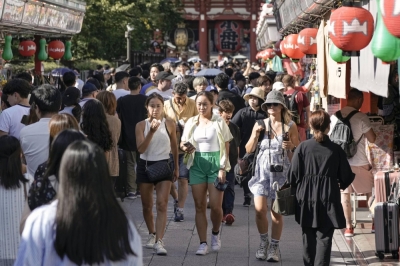 A revival of inbound tourism helped push up Japan's current account surplus in August.