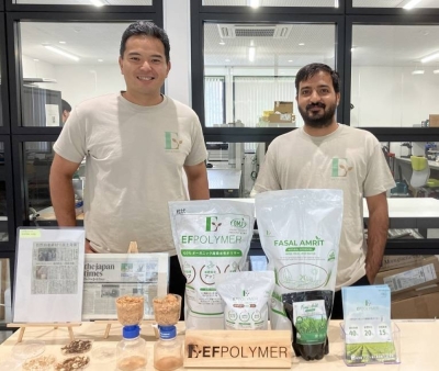 EF Polymer CEO Narayan Lal Gurjar (right) and COO Kunihiro Shimoji at the company in Onna, Okinawa Prefecture, in August 