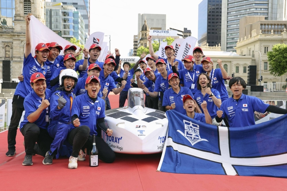 The Tokai University solar car team crossed the finish line in Australia's southern city of Adelaide on Friday in fifth place in the 3,000-kilometer World Solar Challenge endurance race.