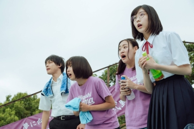 Director Hideo Jojo made the switch from soft-core adult films to more mainstream entertainment with “On the Edge of Their Seats,” a drama about four teenagers watching their high school baseball team lose an important tournament game.
