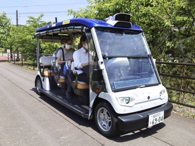 A Level 4 self-driving vehicle in the town of Eiheiji, Fukui Prefecture