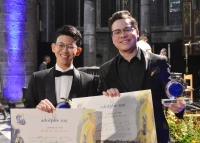 Japanese saxophonists Wataru Hirai (left) and Kenta Igarashi won prizes in the eighth International Adolphe Sax Competition held in Dinant, Belgium. | JIJI 
