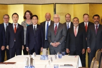 Prime Minister Fumio Kishida with senior executives of U.S. chipmakers during their meeting in San Francisco on Wednesday | pool / via Kyodo