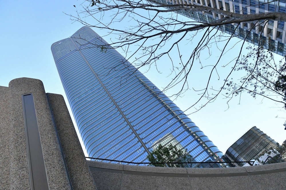 Mori JP Tower, one of three high rises designed by Pelli Clarke & Partners, an international architecture firm, soars to a height of 330 meters, making it the tallest building in Japan. 