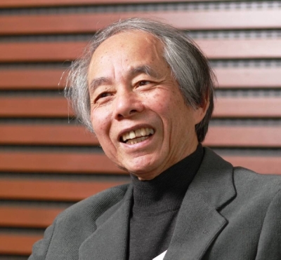 As well as writing scripts for movies and plays, Taichi Yamada was successful as a novelist, winning many prizes including the Yamamoto Shugoro award, given in 1988 for his novel "Ijintachi tono Natsu."