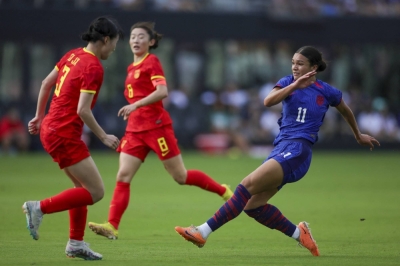 United States forward Sophia Smith shoots against China during the first half of a friendly at DRV PNK Stadium in Fort Lauderdale, Florida, on Saturday.