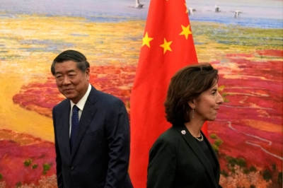 U.S. Commerce Secretary Gina Raimondo and Chinese Vice Premier He Lifeng meet for talks in Beijing on Aug. 29.