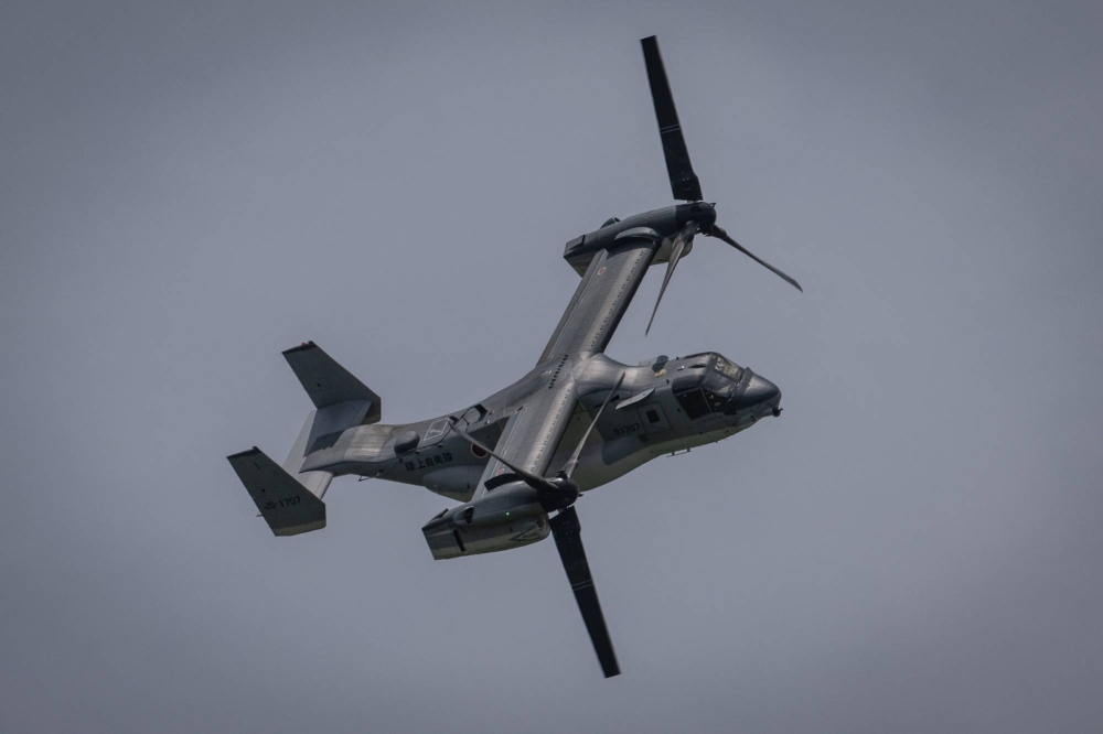 A Ground Self-Defense Force V-22 Osprey aircraft takes part in a live-fire exercise at the East Fuji Maneuver Area in Gotemba, Shizuoka Prefecture, in May.