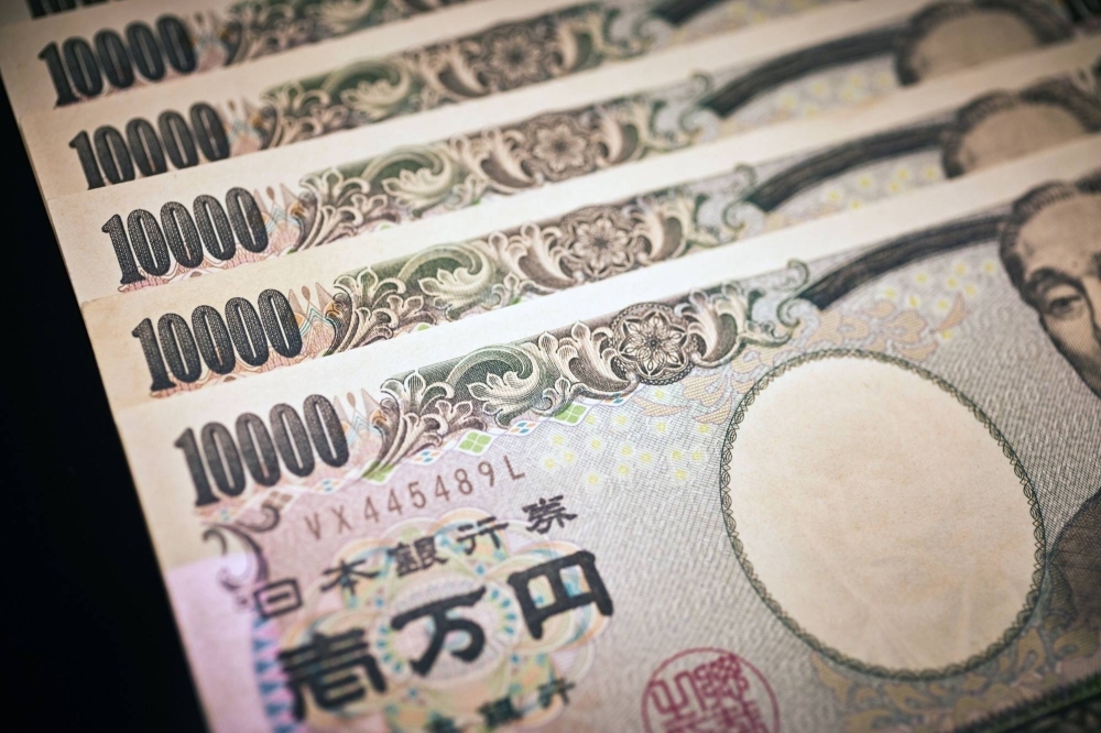 The yen climbed by more than 1% against the dollar to the ¥140-range in Thursday trading.