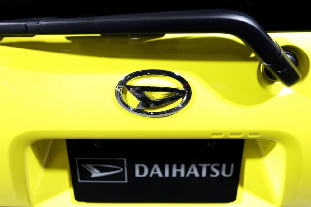 Daihatsu said Wednesday that it will suspend shipments of all vehicle models made in Japan and abroad due to an unfolding scandal over misconduct in its crash tests.