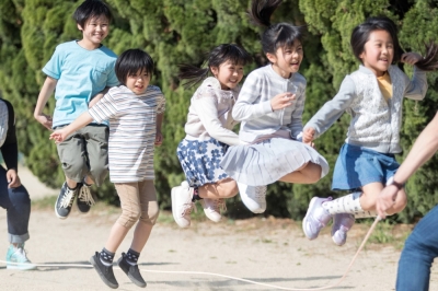 Physical strength among children is on a recovery track as a whole, which the Japan Sports Agency said was a reflection of more opportunities for physical exercise following a relaxation of restrictions related to COVID-19 in the country.