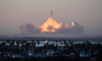 SpaceX's Starship rocket conducts a second test flight from Boca Chica, Texas, on Nov. 18. 

