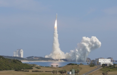 The No. 1 H3 rocket carrying the Advanced Land Observing Satellite-3 lifts off from the Tanegashima Space Center on Tanegashima island in Kagoshima Prefecture in March. It was sent orders to self-destruct minutes later after its second-stage engine failed to ignite.