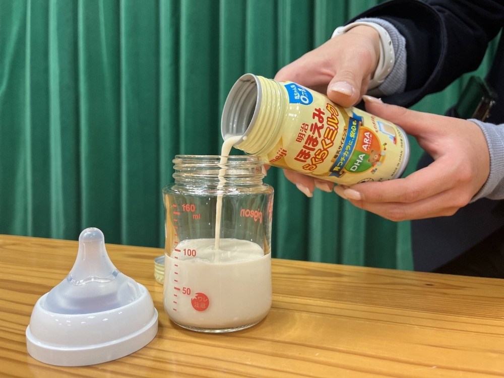 Meiji's canned liquid baby formula is in high demand following the New Year's Day quake that hit central Japan.
