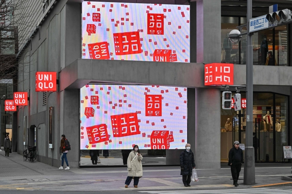 Fast Retailing, the operator of Uniqlo stores, says strong overseas sales drove a 25% rise in first quarter operating profit.