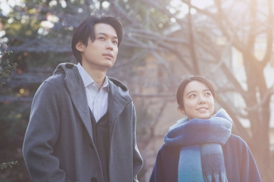 Rising directorial star Sho Miyake's new relationship drama, "All the Long Nights," centers on two colleagues (Hokuto Matsumura, left, and Mone Kamishiraishi) who form a bond when they discover they both struggle with health issues.