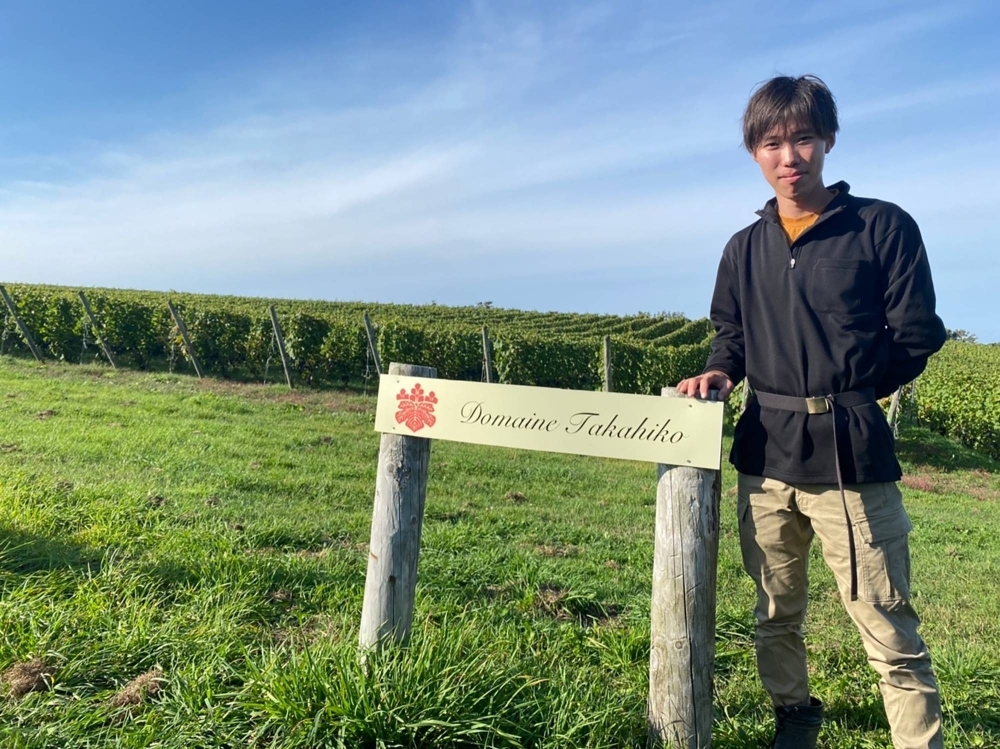 The first experience of drinking Domaine Takahiko's umami-rich wine would inspire Takamatsu to move to Hokkaido in 2021. The first experience of drinking Domaine Takahiko's umami-rich wine would inspire Takamatsu to move to Hokkaido in 2021.