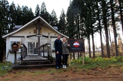 Australian Tayler Paulsen and her Kiwi husband Neil managed to purchase a fully-equipped lodge in Myoko, Niigata Prefecture, for only AU$110,000 (about ¥10 million).