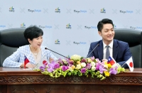 Tokyo Gov. Yuriko Koike (left) and Taipei Mayor Chiang Wan-an hold talks in Taipei on Wednesday. | Kyodo