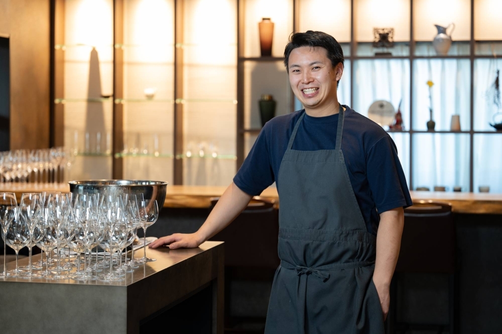 Chef Natsuki Suzuki opened Naz in the fall of 2020 on the rural fringe of the resort town of Karuizawa, Nagano Prefecture. Chef Natsuki Suzuki opened Naz in the fall of 2020 on the rural fringe of the resort town of Karuizawa, Nagano Prefecture.