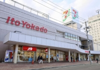 An Ito Yokado store in the city of Fukushima. As part of its structural reform, Ito-Yokado will focus on urban areas including the Tokyo metropolitan area. | Kyodo 