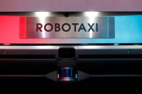 Monet Technologies' robotaxi service, partly designed to address serious shortages of taxi drivers, will use vehicles based on Toyota's Sienna minivan. | REUTERS