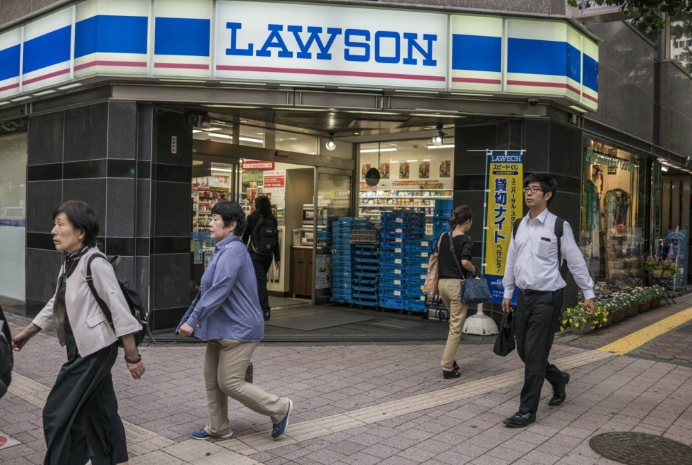 Telecoms giant KDDI plans with Mitsubishi to take convenience store operator Lawson private could help it as it currently stands behind FamilyMart and Seven & I Holdings in a three-horse race.