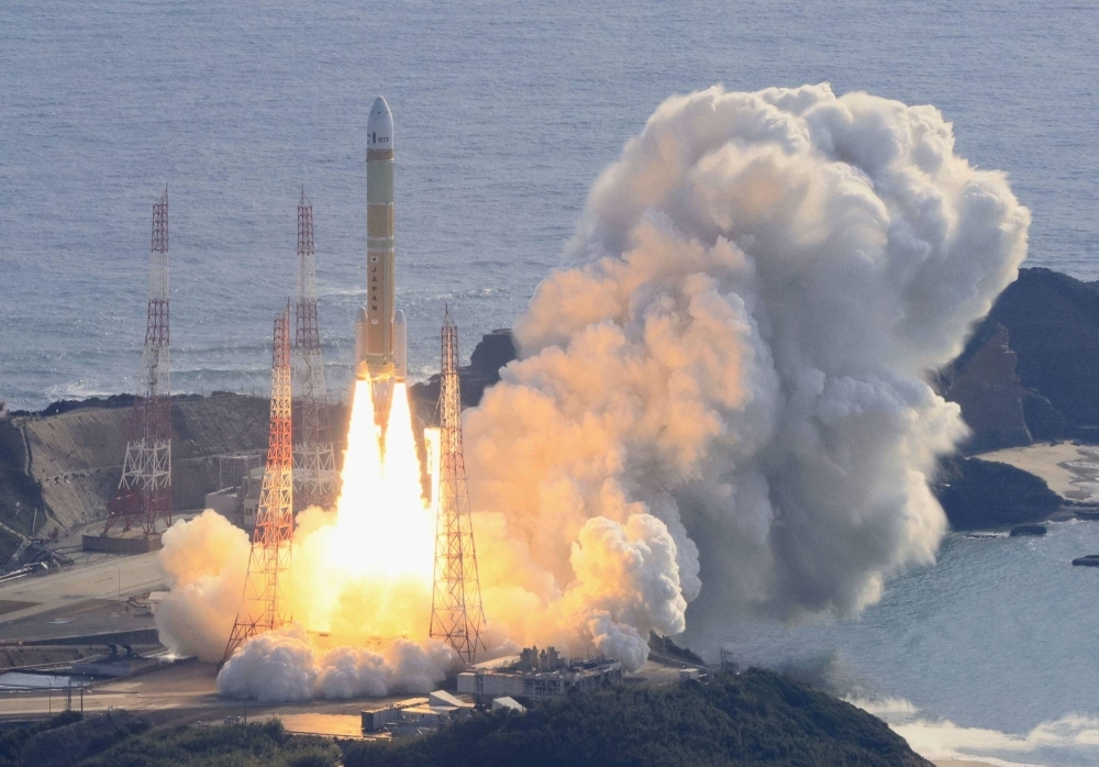 A second test model of the H3 rocket lifts off from the launch pad at Tanegashima Space Center on the southwestern island of Tanegashima, Kagoshima Prefecture, on Saturday.