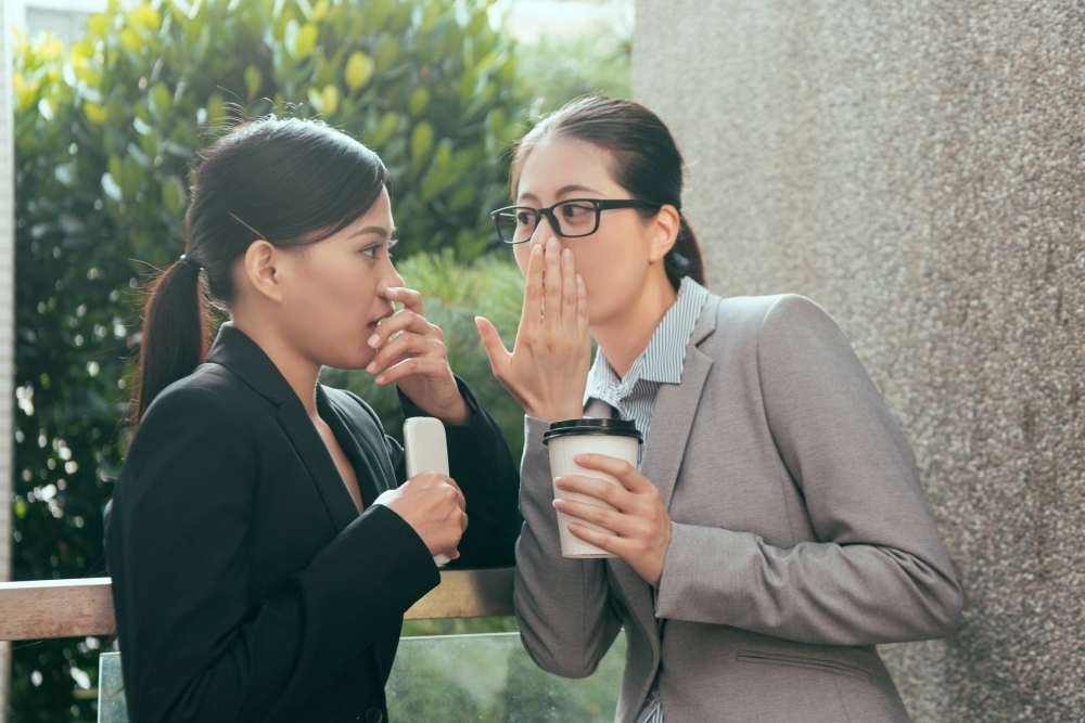 What would you do if you received a juicy piece of gossip at work, do you know the Japanese for how you'd respond?