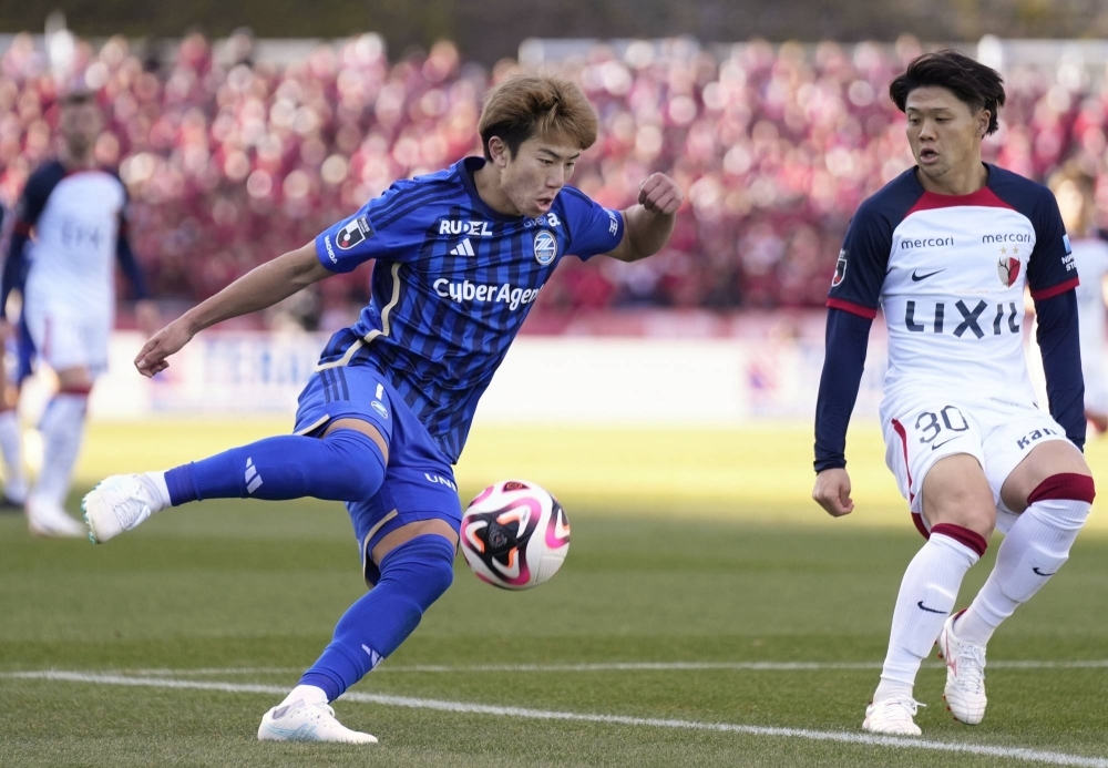 Machida's Yu Hirakawa in action during his team's win over Kashima on Saturday in western Tokyo. 