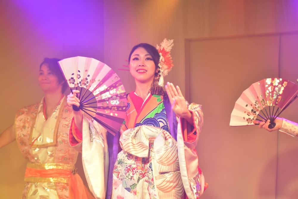 Kazumi, lead dancer and producer of Asakusa Kaguwa, brought the “neo-Japanesque” show back from the verge of disappearing after the coronavirus pandemic.