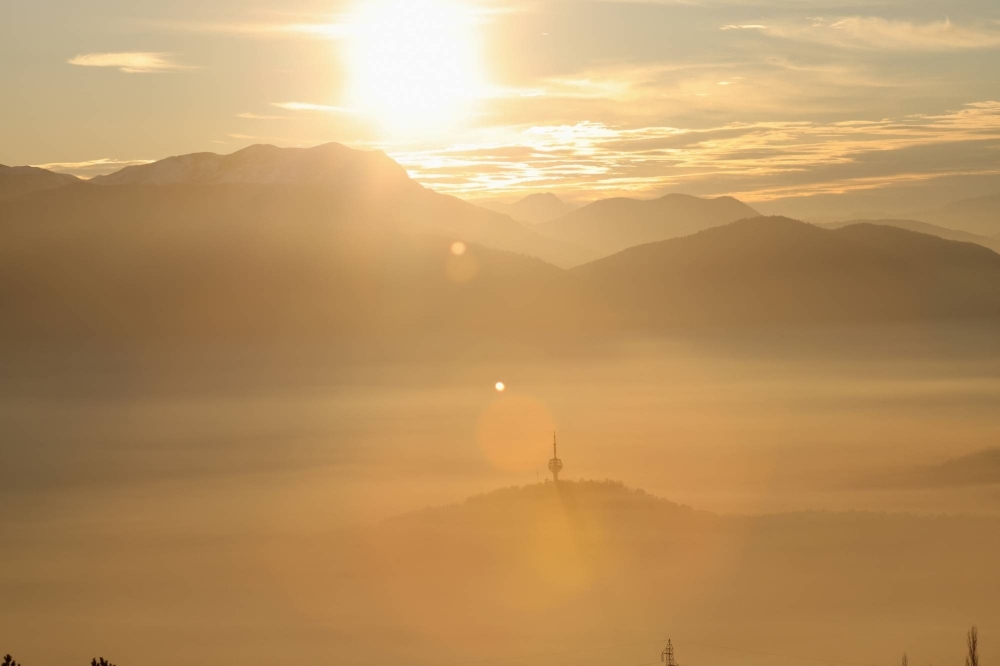 A mix of fog and polluted air covers the Bosnian capital of Sarajevo. A mix of fog and polluted air covers the Bosnian capital of Sarajevo.